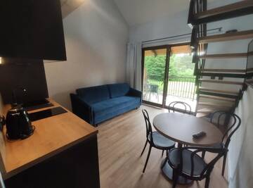 Фото номера Апартаменты с балконом Апартаменты Apartamenty Gajówka- sauna jacuzzi, rowery г. Стегна 3