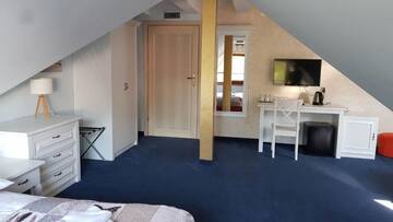 Фото номера Трехместный номер Отель Hotel Krakus г. Стегна 5
