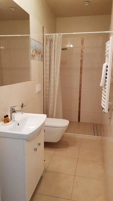 Фото номера Трехместный номер «Комфорт» Отель Hotel Krakus г. Стегна 6