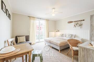 Фото номера Трехместный номер с балконом Проживание в семье Busola House г. Стегна 4